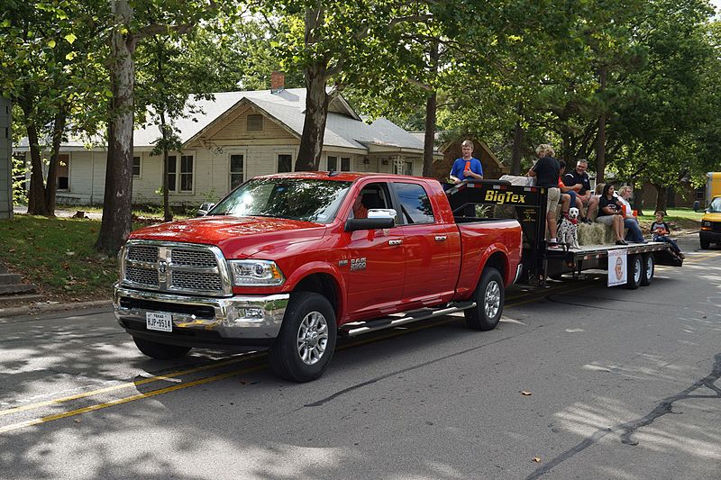 How to Make Money With a Pickup Truck and Trailer